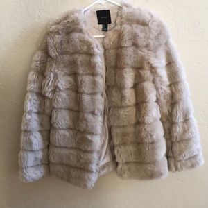 Faux fur coat forever 21 small